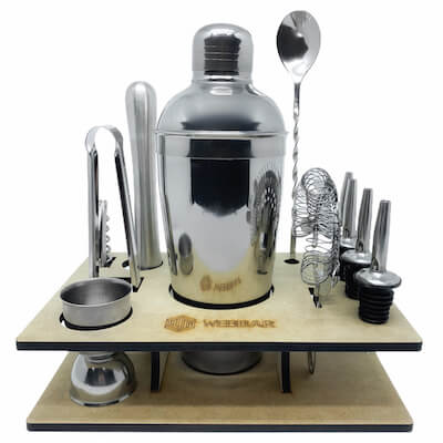 Kit com vários utensílios de bar em inox