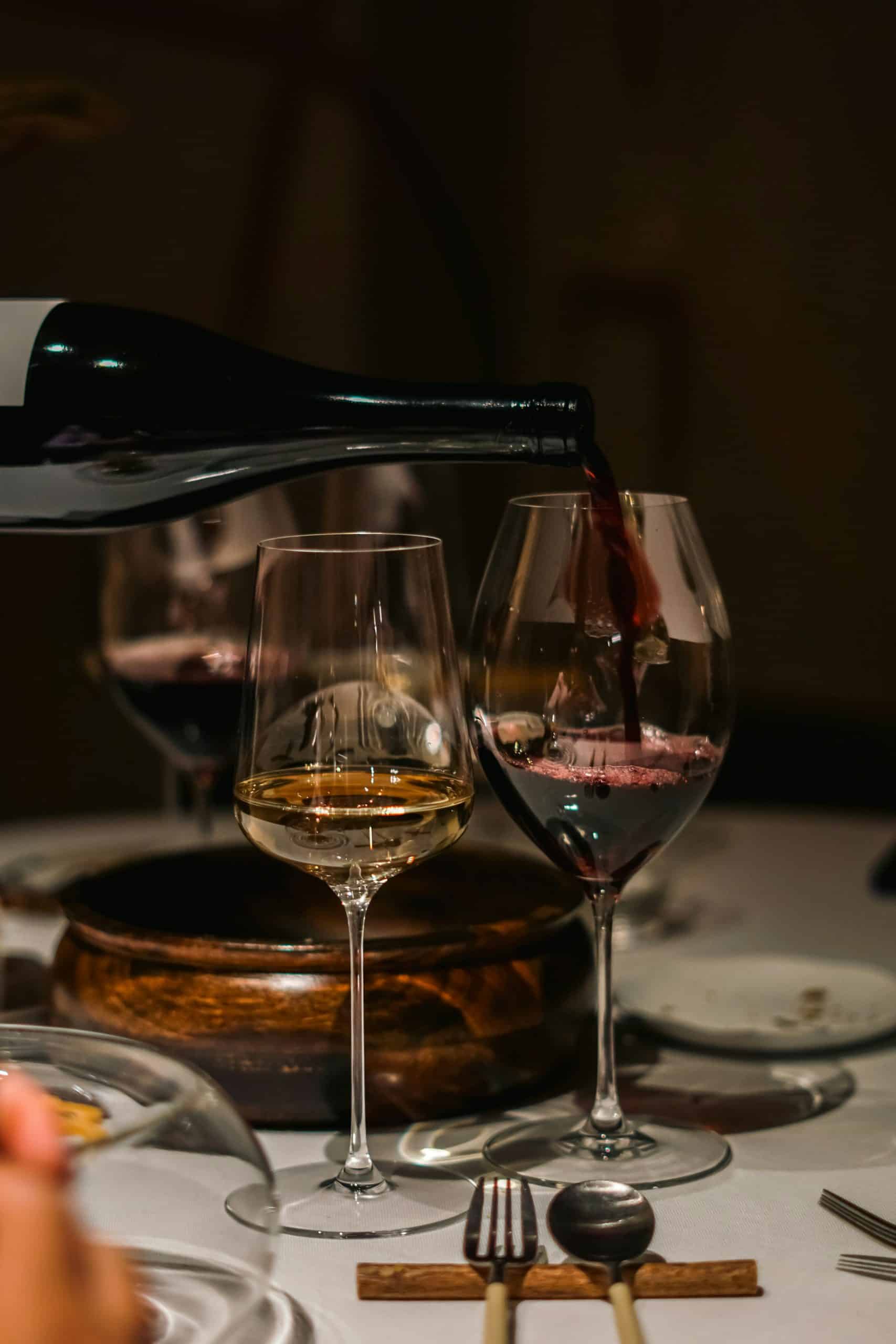 Vinho vs. Vermute: Entenda de uma vez por todas a diferença entre eles