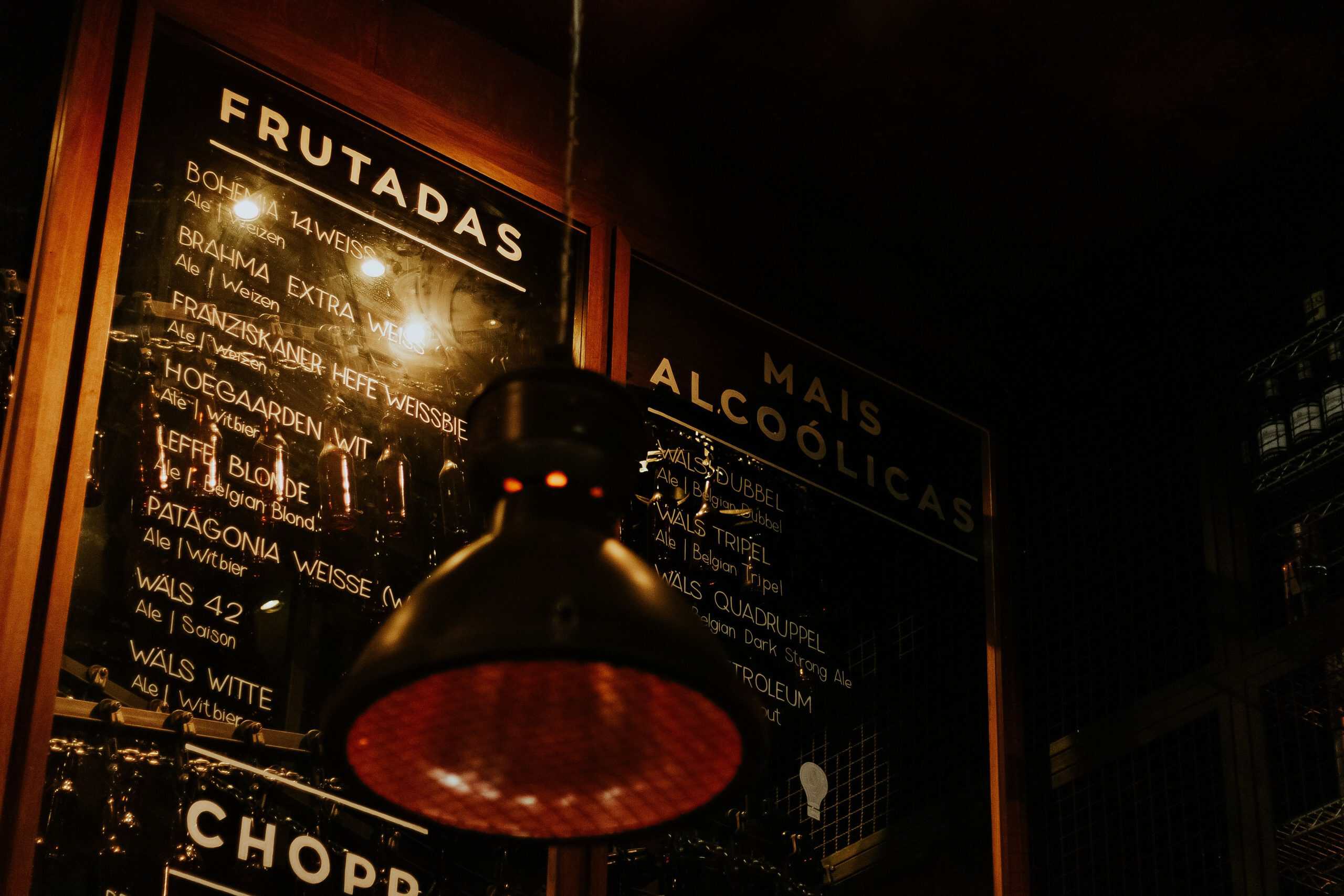Os bares mais chiques de São Paulo: 7 lugares para beber com estilo